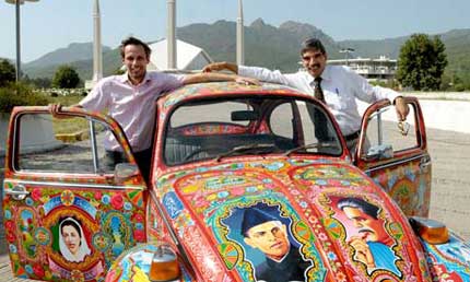 The Foxy Shahzadi in front of Faisal Mosque, with Dr. Loos